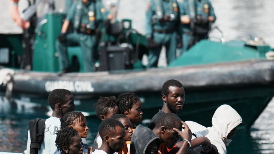 Migrantes llegados el martes a El Hierro.