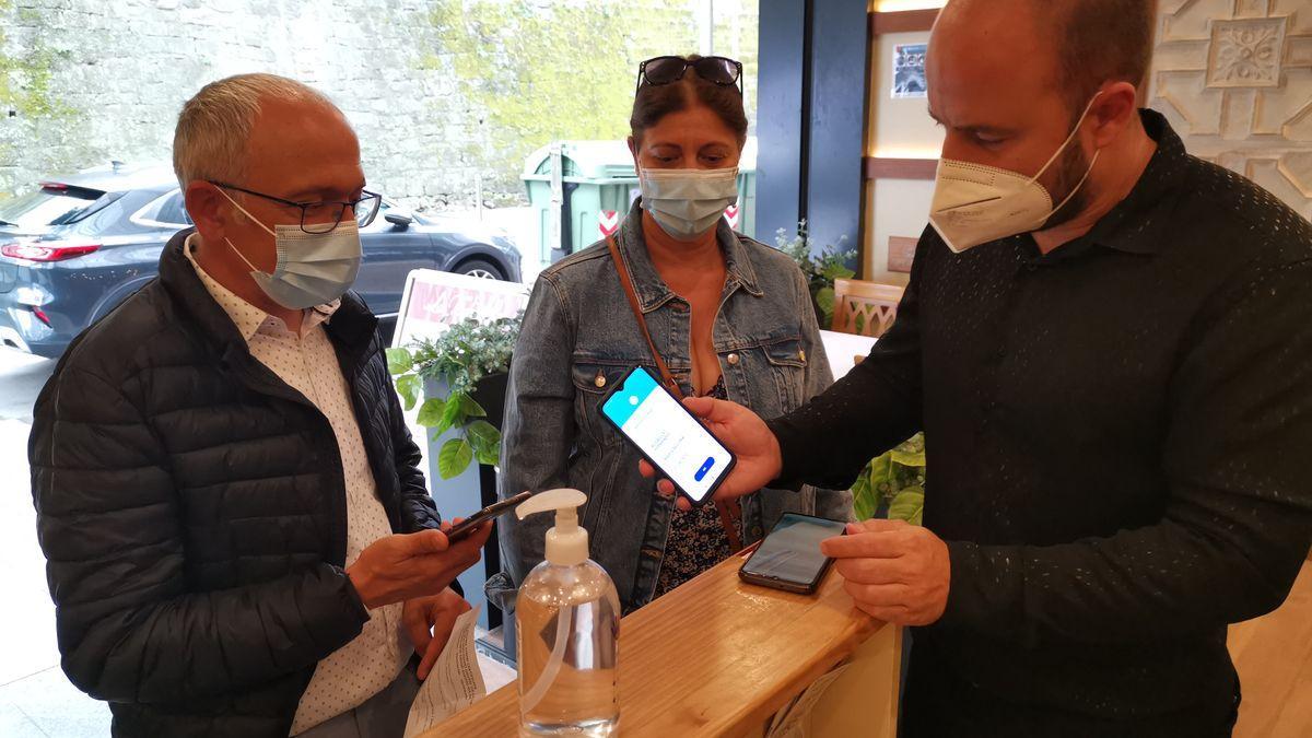 El certificado covid será obligatorio en la Comunitat Valenciana para entrar a bares y restaurantes.