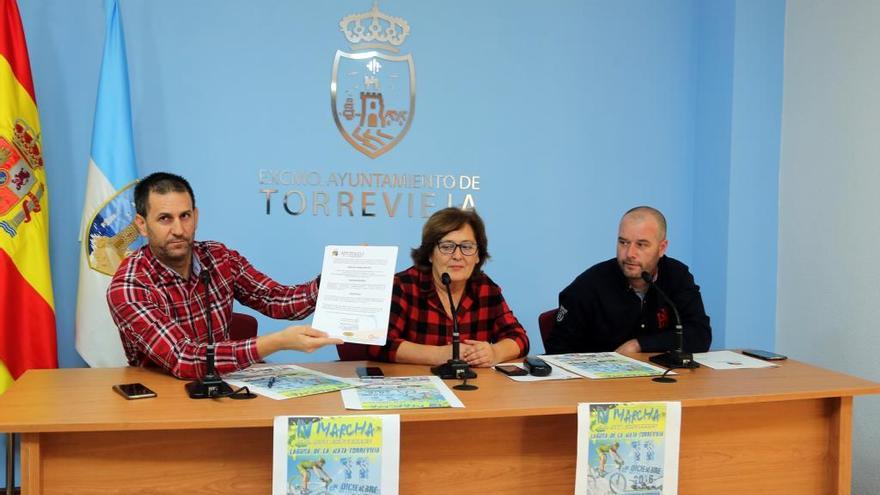 Cuatrocientos ciclistas por la cultura deportiva y la imagen de Torrevieja