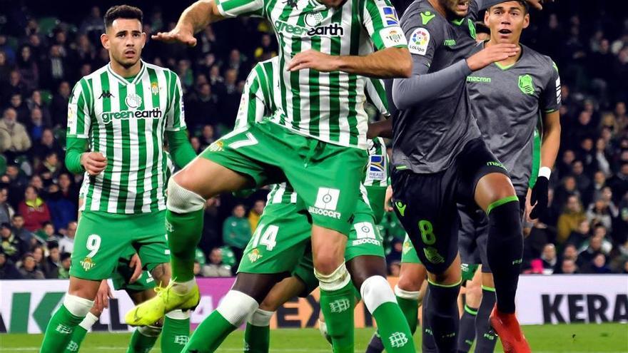 La Real deja abierto el pase ante un Betis que mereció más (0-0)