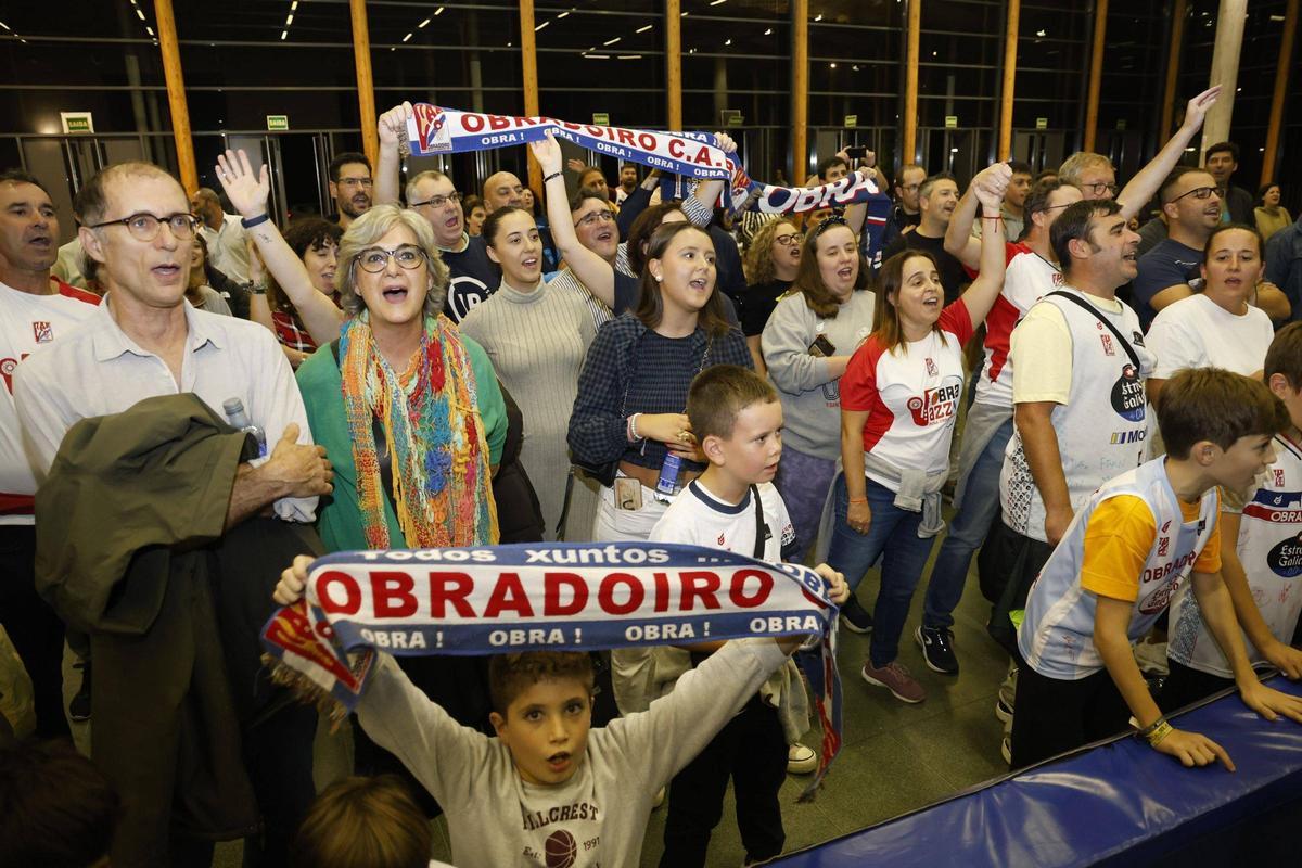 El Obradoiro 24-25 se presenta ante sus aficionados con el deseo de llevarlos a ACB