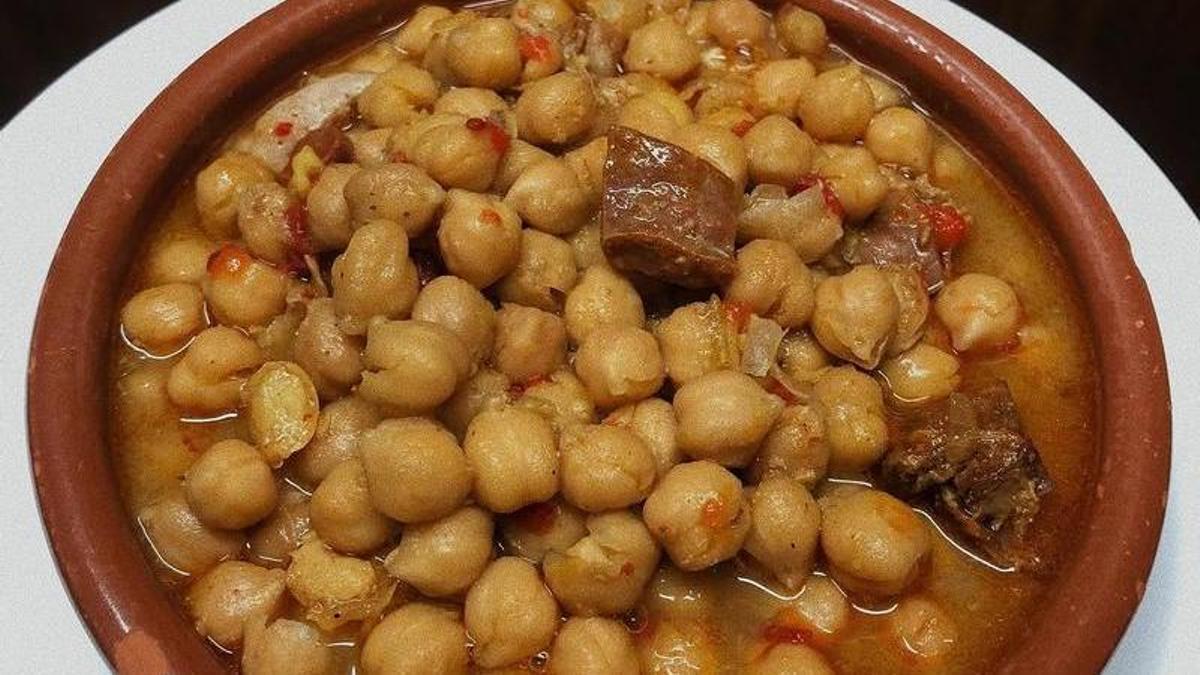 El establecimiento se caracteriza por ofrecer las recetas de siempre