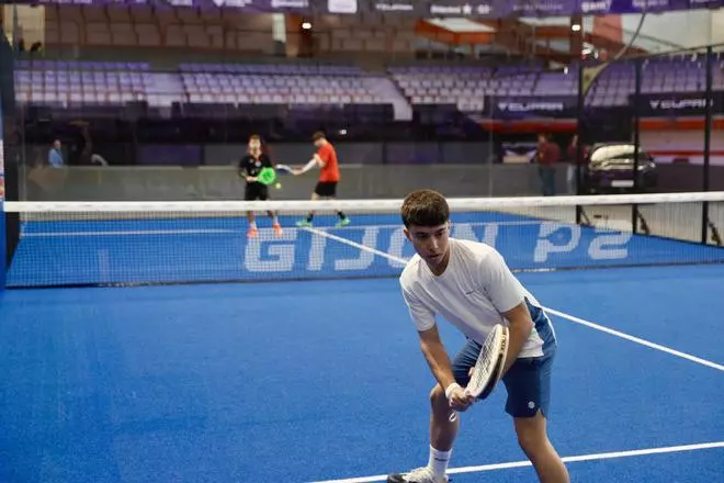 Todo listo en Gijón para disfrutar del mejor pádel internacional (en imágenes)