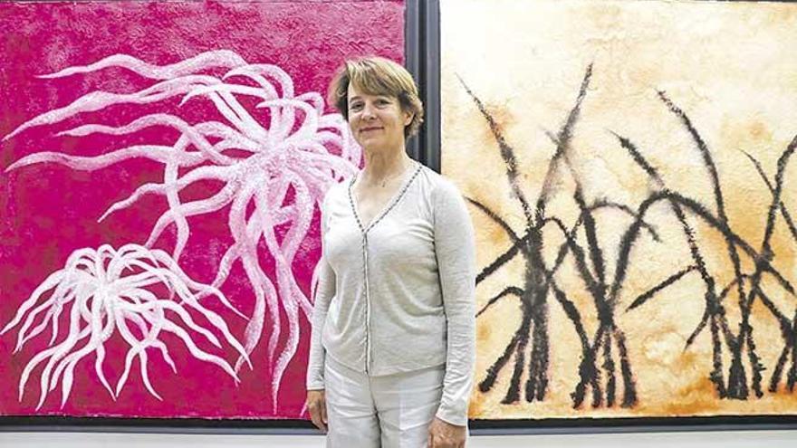 Mónica Ridruejo, ayer, en la exposición que ha inaugurado en el Centre de Cultura de Sa Nostra.