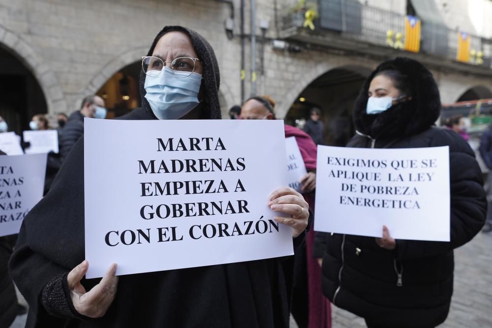 Protesta dels veïns del barri de Font de la Pólvora de Girona pels talls de llum