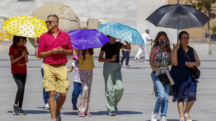 El calor vuelve con fuerza a Zaragoza para despedir la primavera: noches tropicales y máximas rozando los 40 grados