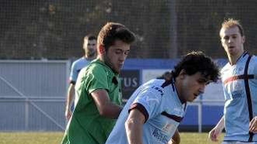 Iker, durante el partido. // Ber.