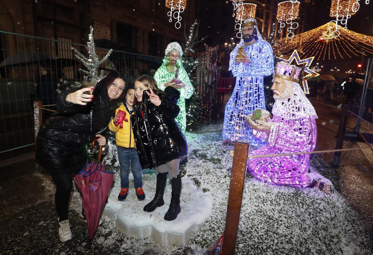 Set decorativo de la Navidad en Vigo con la imagen de los Reyes Magos
