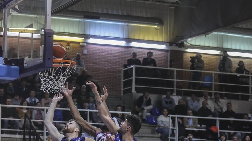 El Alimerka Oviedo Baloncesto despide el año exhibiéndose ante el potente Valladolid (83-66)