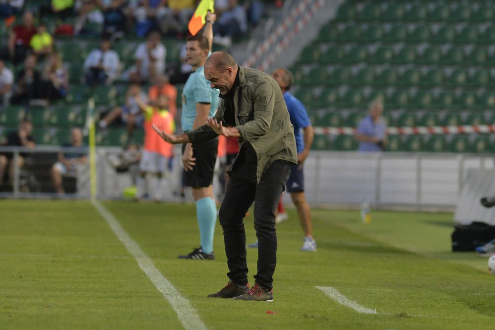 El Elche se muestra espeso y sin ideas ante el Alcoyano