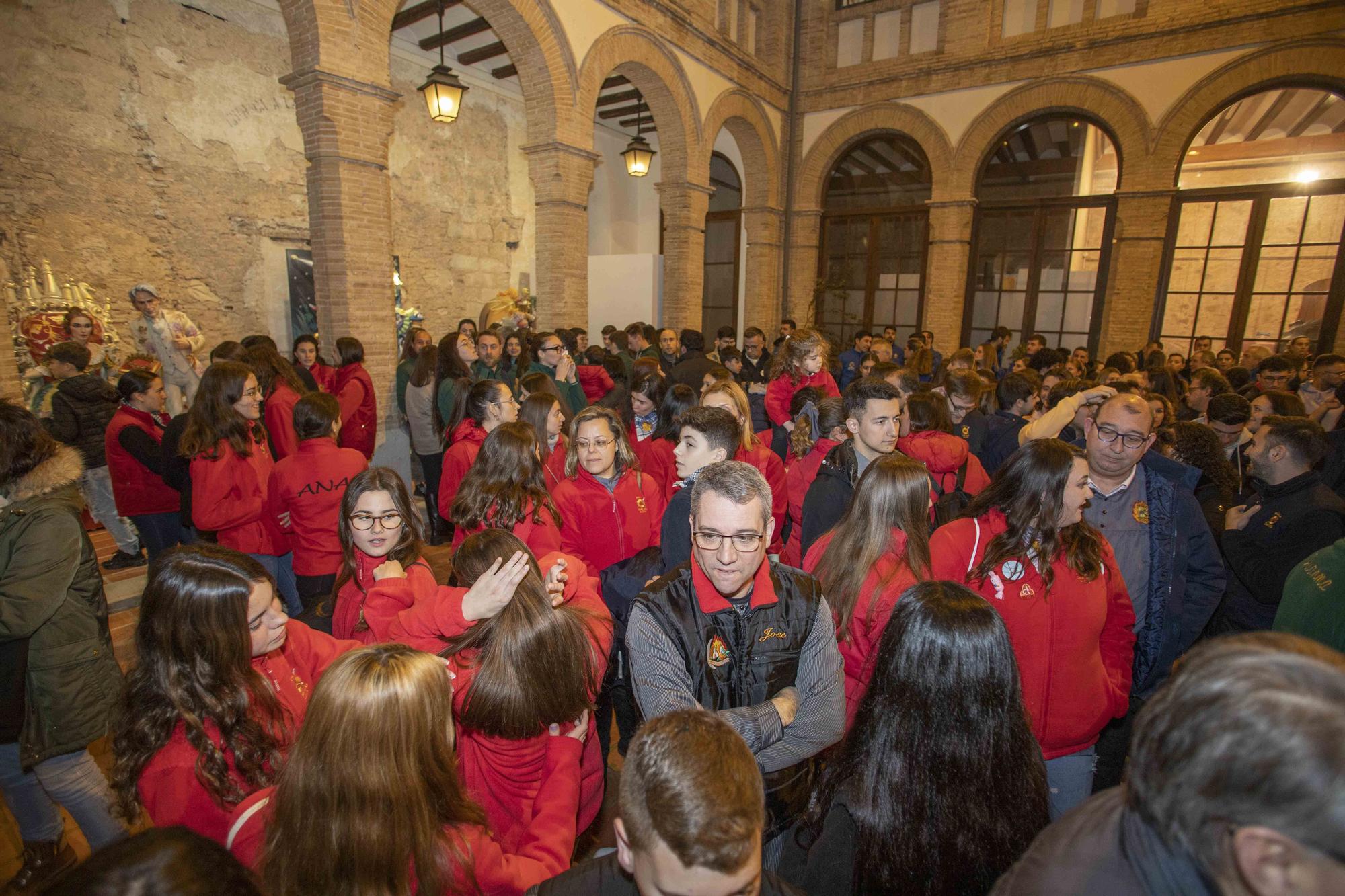 Alzira otorga los premios a los mejores "ninots"