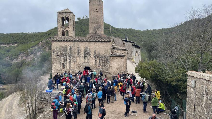 Dues-centes persones porten el pessebre a l’església de Sant Julià de Coaner | ARXIU PARTICULAR