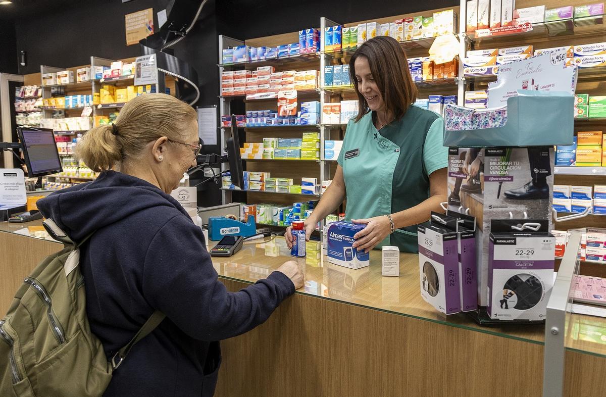 Medicamentos en una farmacia de Alicante