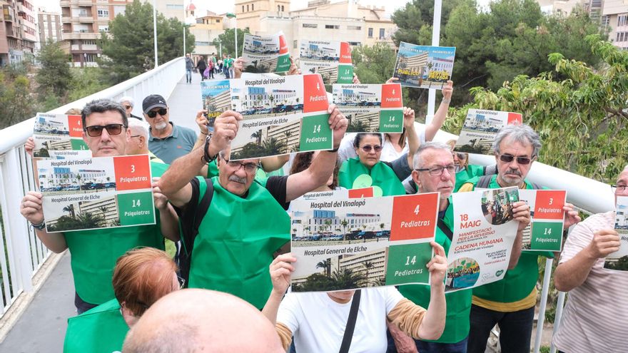 La plataforma que pide la gestión pública en el Hospital del Vinalopó no se rinde
