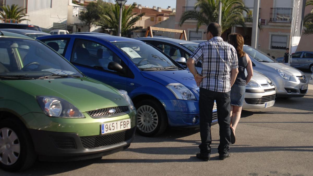 coches de ocasión Alicante : Las ventas de vehículos usados triplican a las  de automóviles nuevos en Alicante