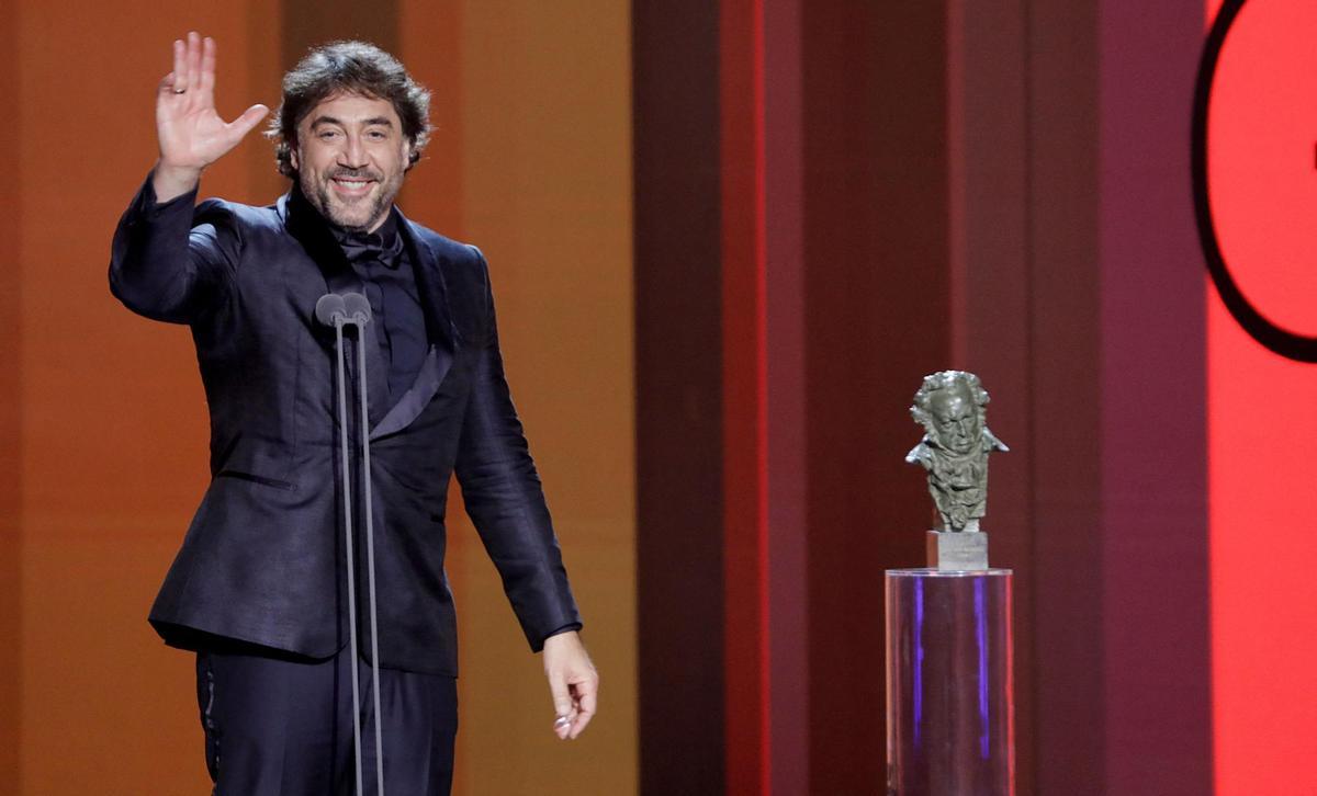 Javier Bardem recibe el Goya al mejor actor.