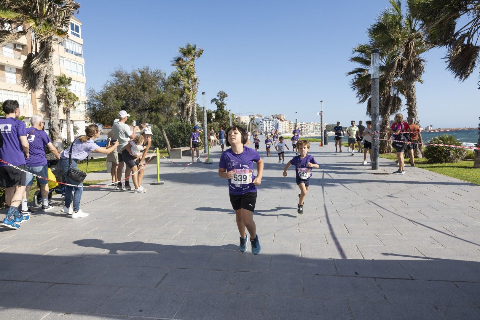 Así fue en imágenes una nueva edición de la carrera solidaria de AFA Torrevieja