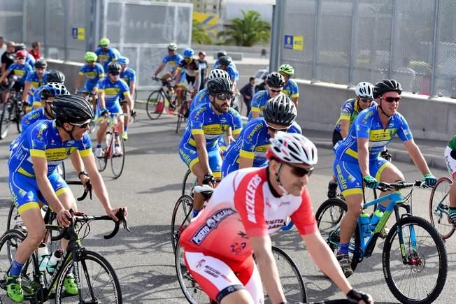 Salida de la ruta cicloturista hacia Artenara ...