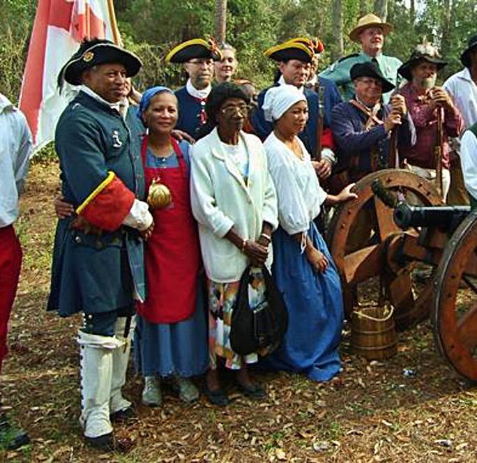 Participantes en una recreación de la fundación de Fort Mose. | LNE