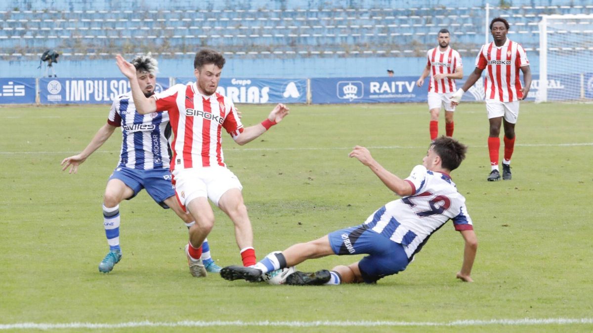 EN IMÁGENES: Partido amistoso entre Real Avilés y Real Sporting