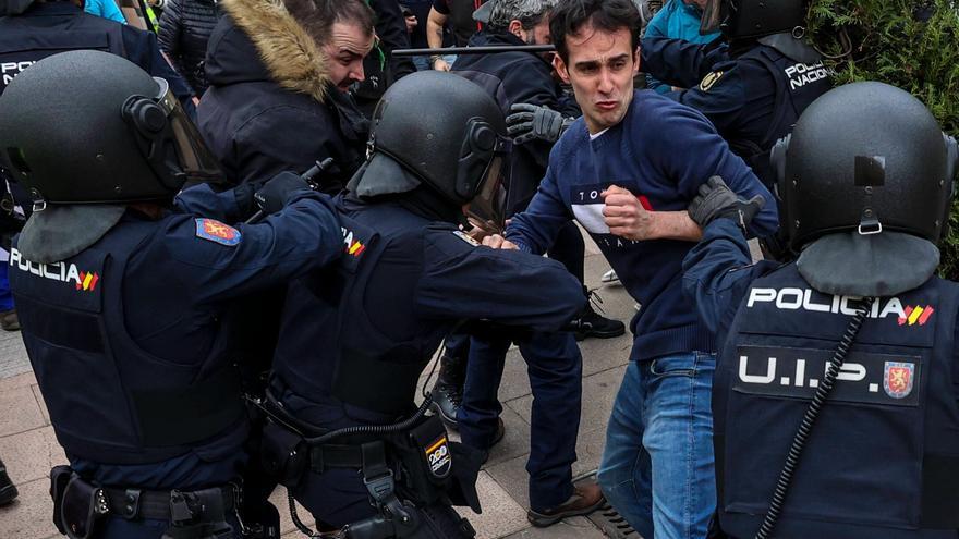 Los ganaderos dejarán los tractores aparcados en el centro de Oviedo y algunos dormirán frente a Presidencia