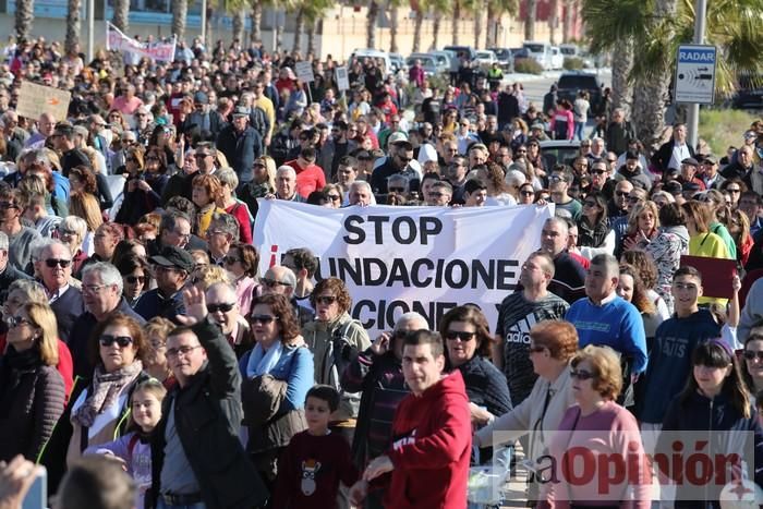 Los Alcázares se echa a la calle para exigir soluciones a las inundaciones