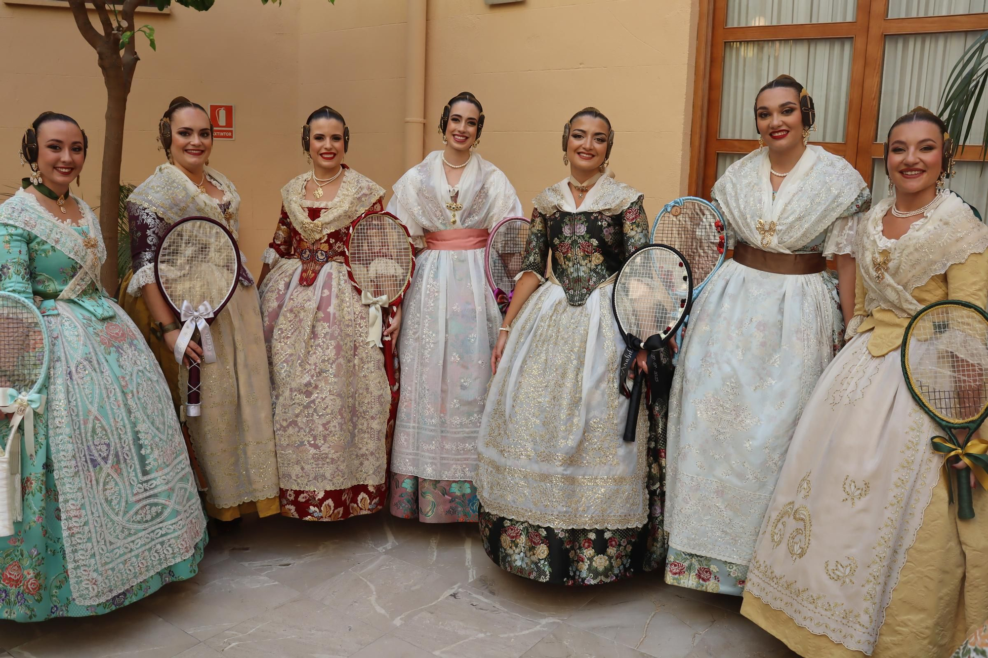 Las candidatas a Fallera Mayor de València 2026 se estrenan en la Batalla de Flores