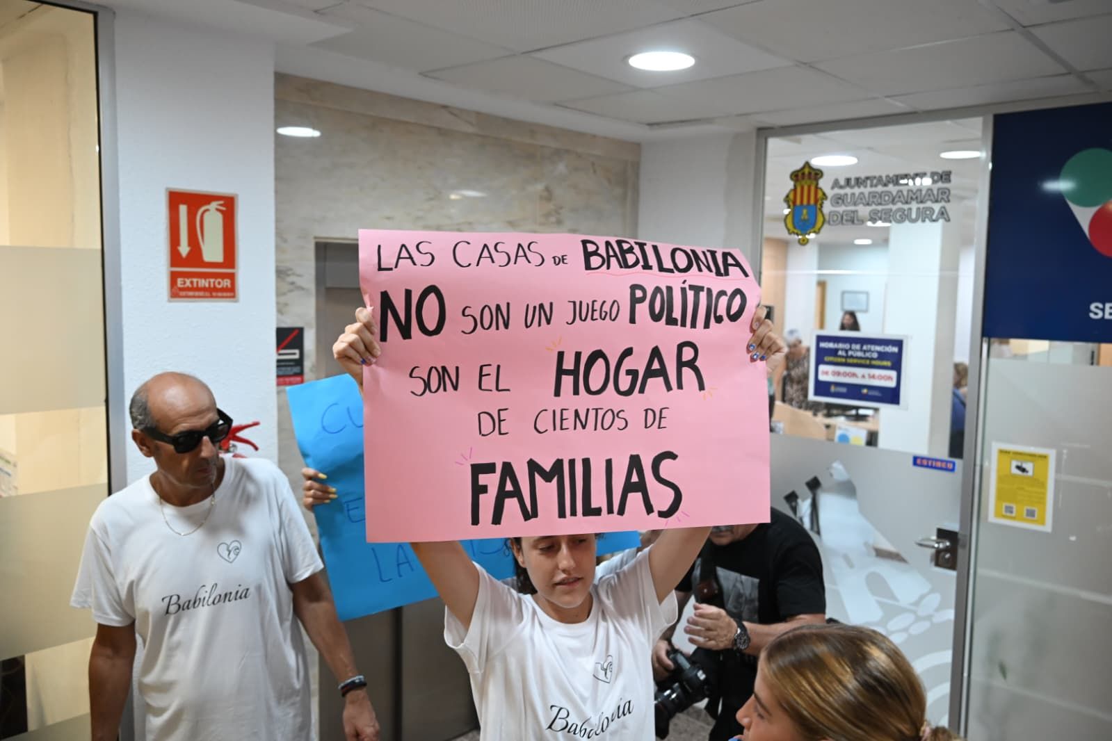 Protesta contra el derribo de las casas de la playa de Babilonia en Guardamar del Segura