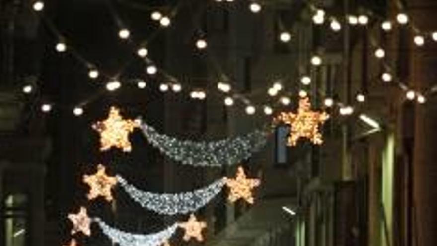 Llums de Nadal al barri del Mercadal de Girona.