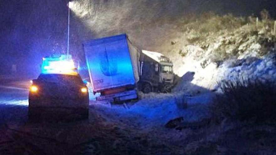 Estado en el que quedaron los vehículos implicados en el accidente de Padornelo.