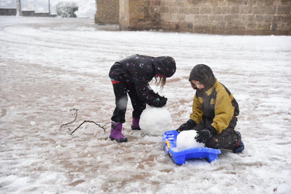 La neu arriba a Manresa