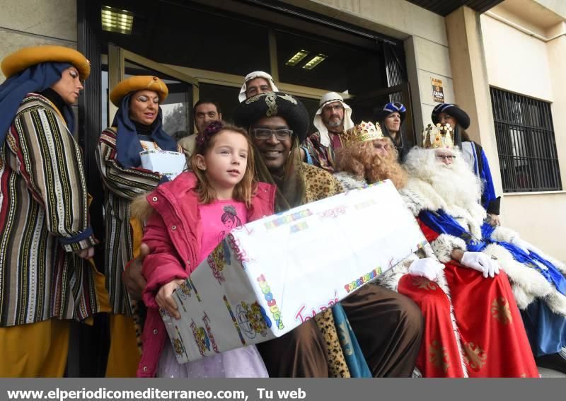 Los Reyes Magos repartieron regalos e ilusiones en Castellón