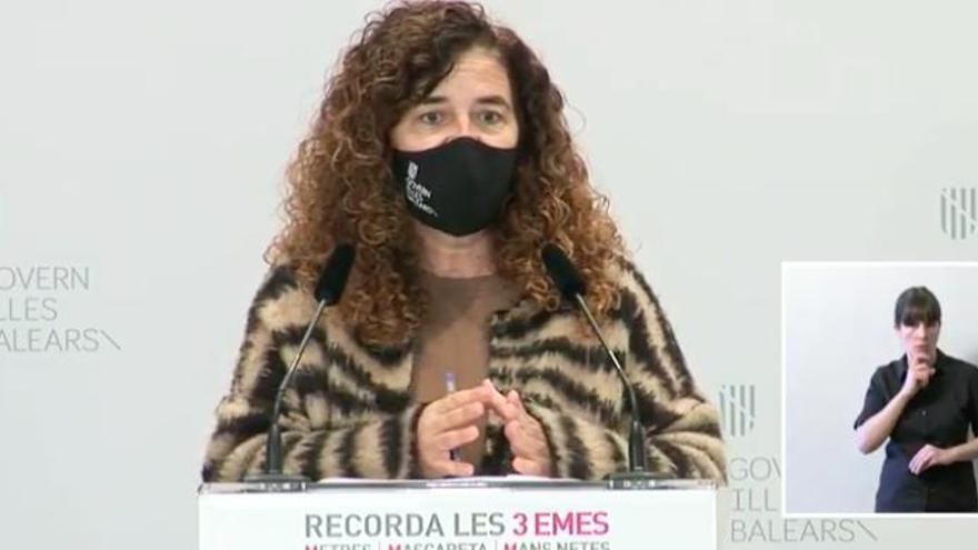 Die Sprecherin der Balearen-Regierung Pilar Costa während der Pressekonferenz am Montag (4.1.).