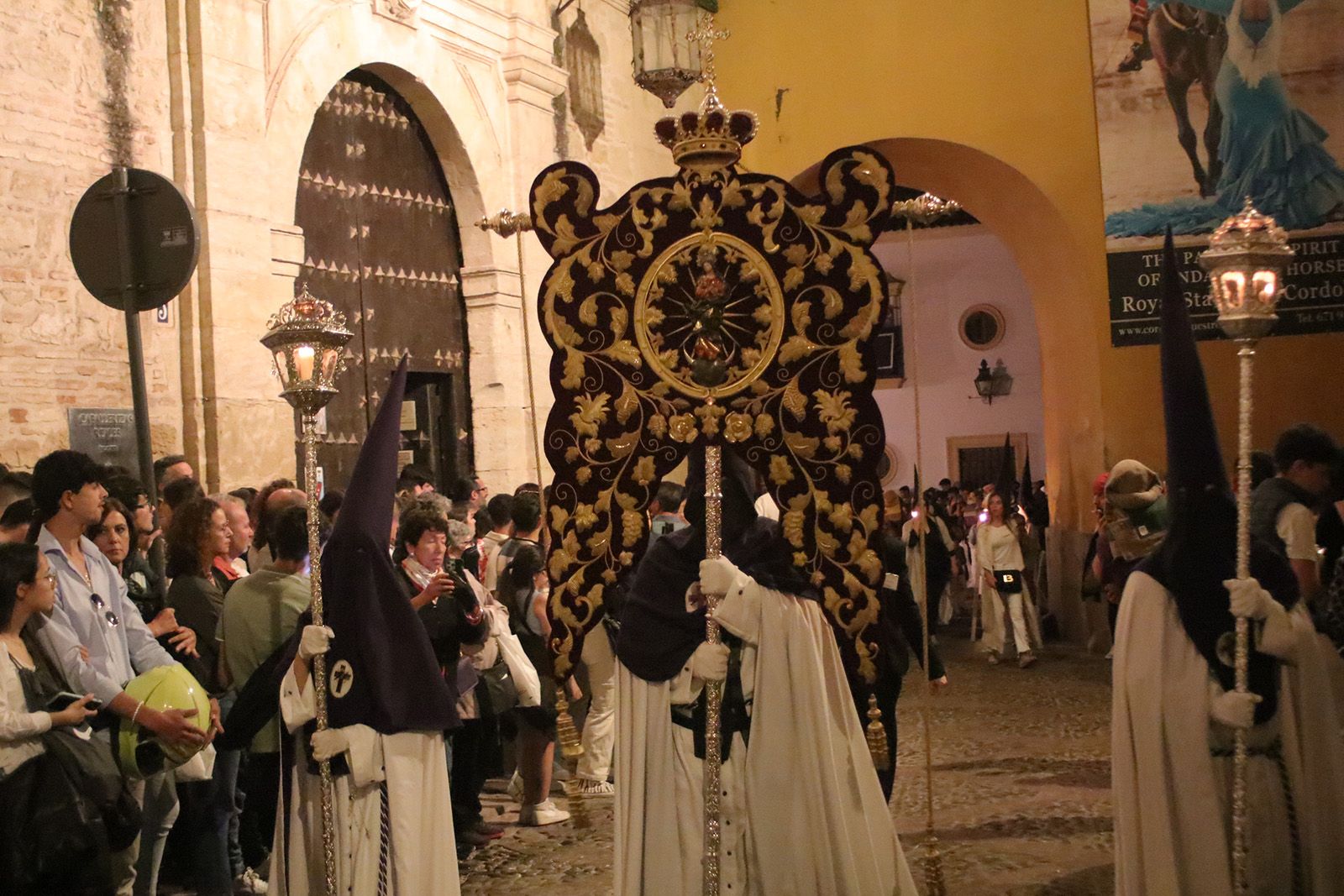 La Hermandad de Pasión recorre el Alcázar Viejo