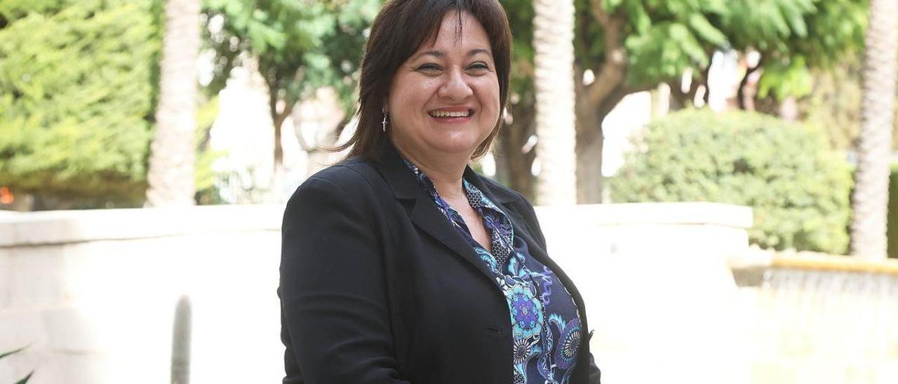 Mari Carmen Jover, alcaldesa de Algueña y diputado provincial del PP.