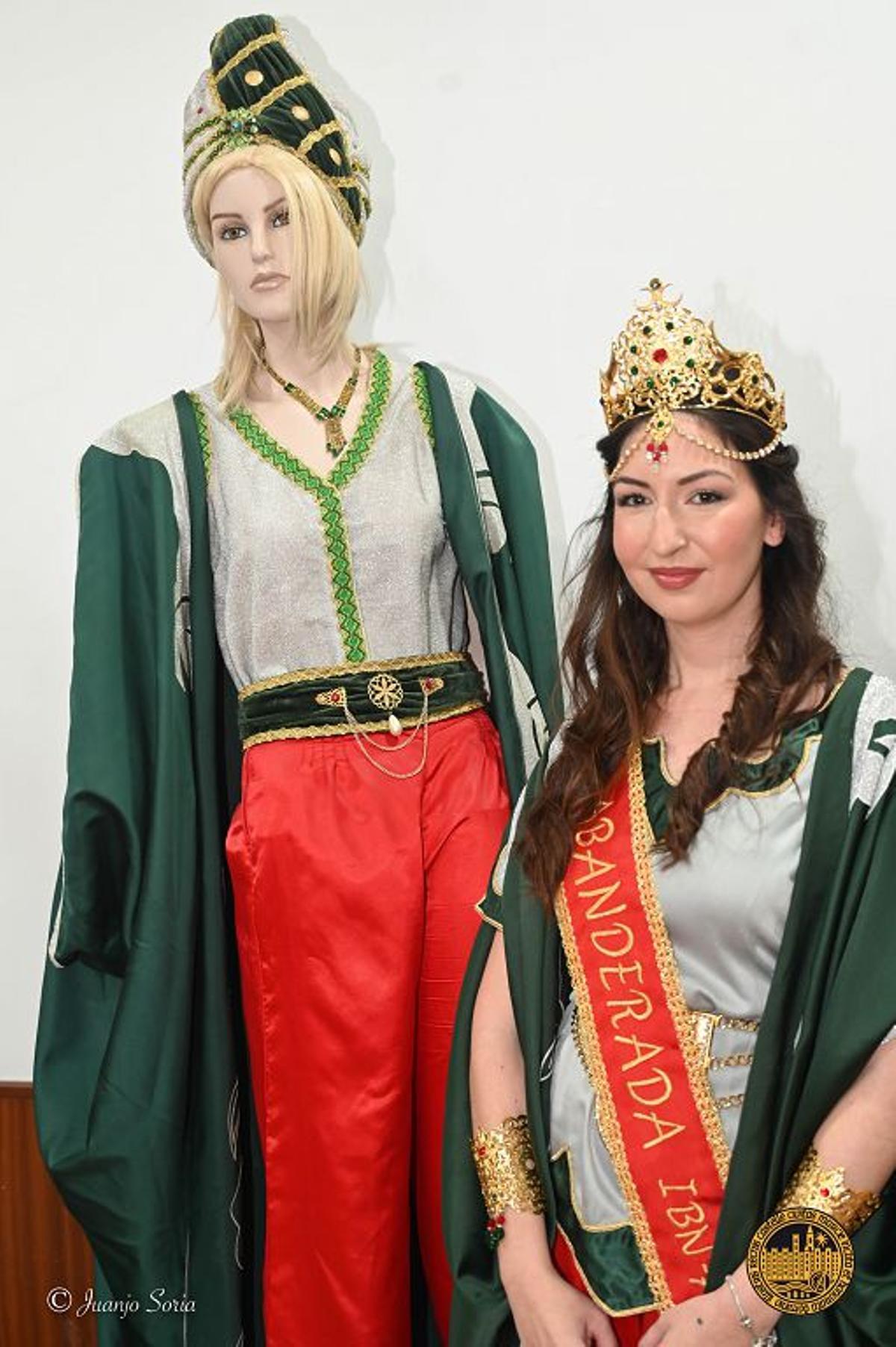 ABANDERADA MARIA JOSÉ GALLEGO ALMAGRO, DE LA KÁBILA IBN-ARABÍ ABANDERADA MARIA JOSÉ GALLEGO ALMAGRO, DE LA KÁBILA IBN-ARABÍ