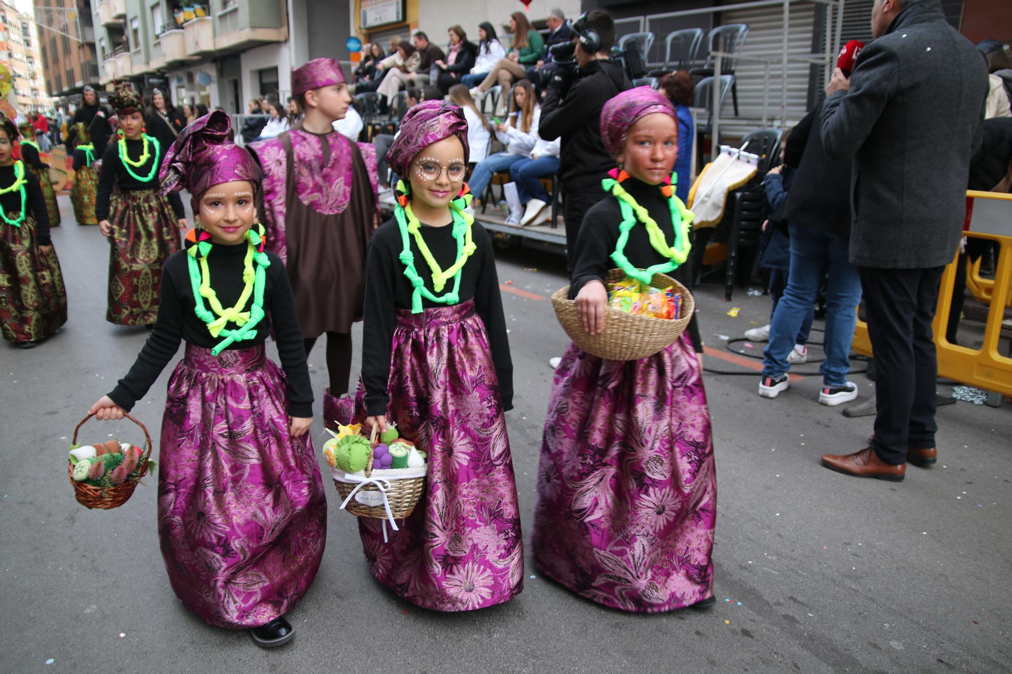 Búscate en las fotos del premio al Barri València en la cabalgata del Ninot infantil de Burriana