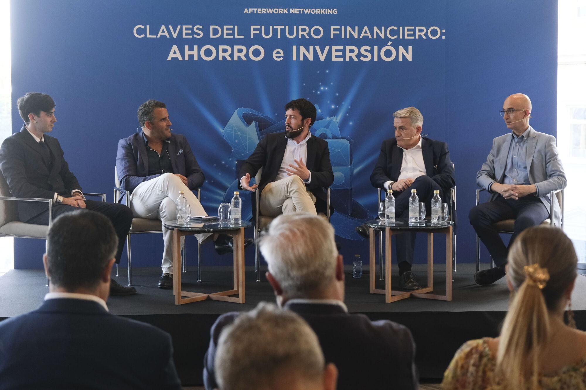 Expertos reunidos por La Opinión apuestan por el conocimiento financiero para superar los actuales tiempos de incertidumbre
