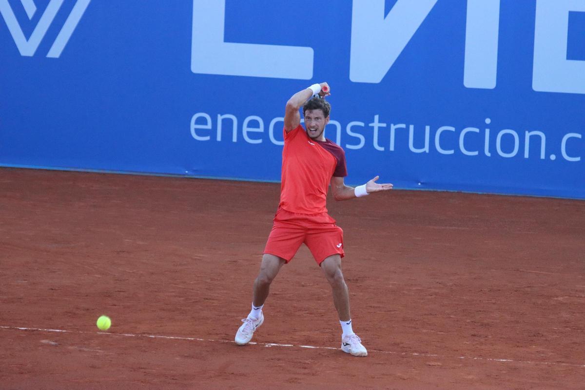 Pablo Carreño pega una derecha durante un partido en el Challenger de Alicante, esta semana.
