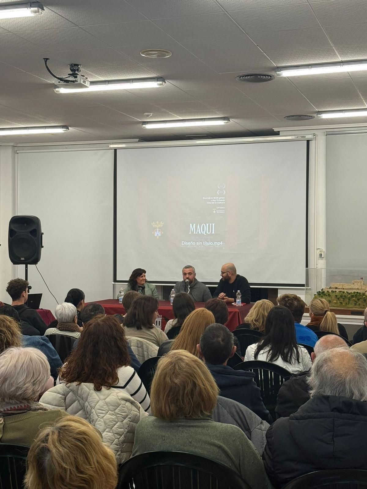 Nando Boluda, durante la tertulia que siguió a la proyección del corto.