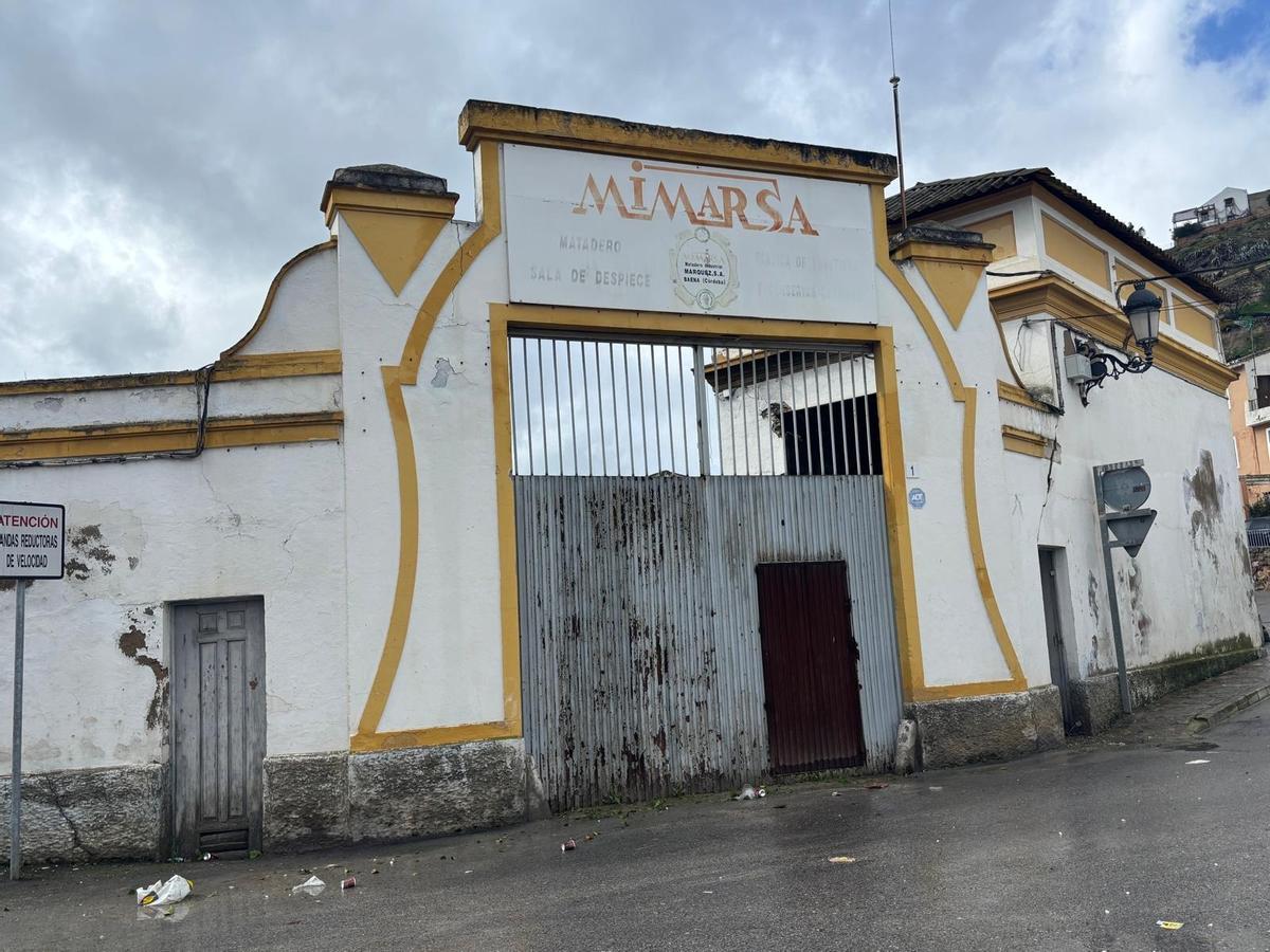 Acceso principal del antiguo matadero de Mimarsa en Baena.