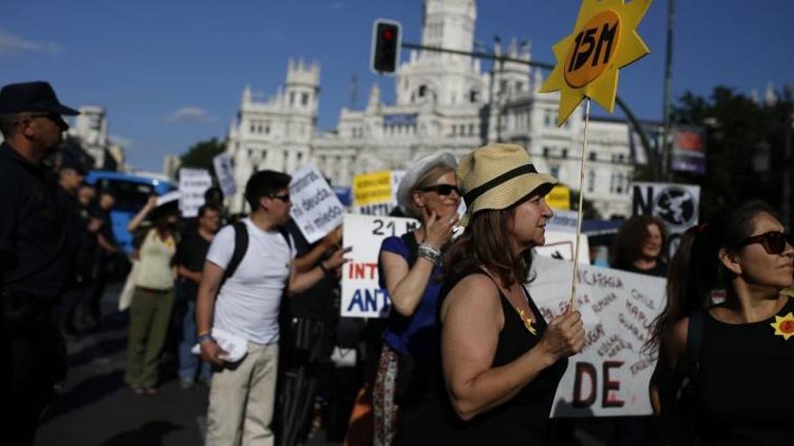 Un 15-M desinflado reúne a 500 personas en su tercer aniversario