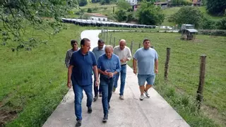 Medio Rural invierte 160.000 euros en mejorar caminos en este pueblo del concejo de Parres