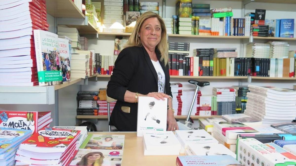 Pilar Martínez Olmos, en una foto tomada en la Feria del Libro.