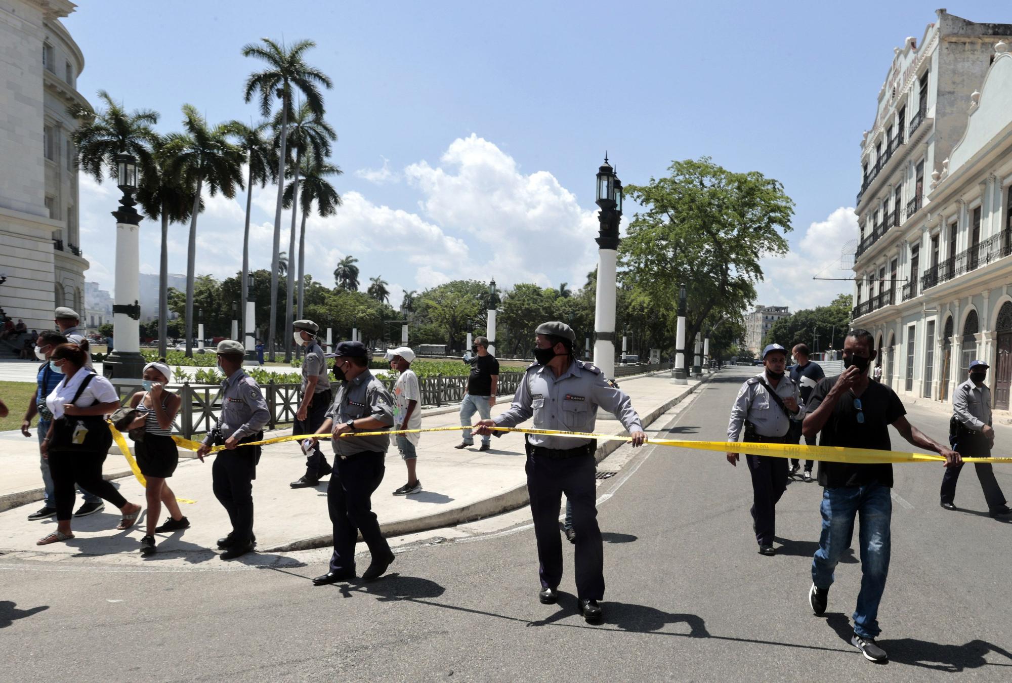 Una explosión destroza un hotel de lujo en el centro de La Habana