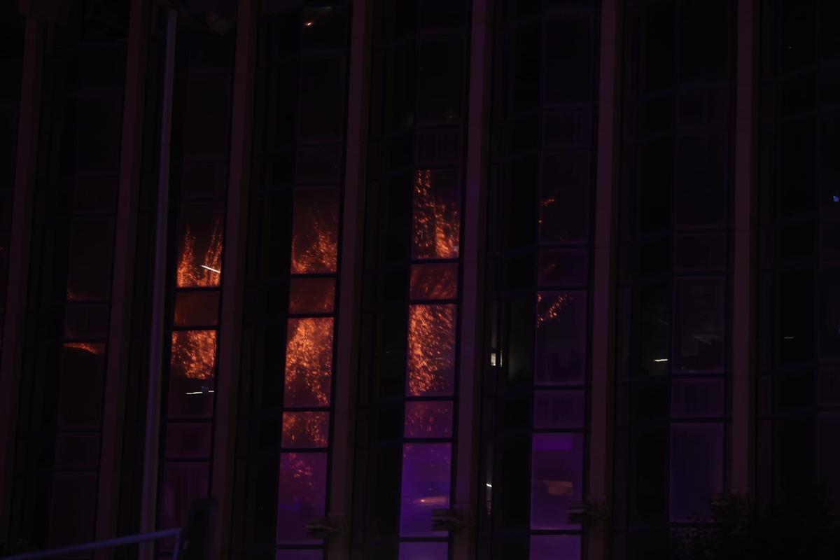 La "Arribada del Foc" congrega a miles de personas para presenciar el espectáculo piromusical