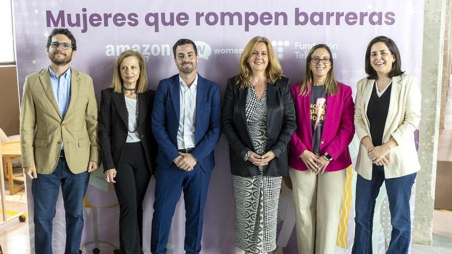 Un centenar de emprendedoras malagueñas se forman en negociación y venta online con Amazon y Womenalia