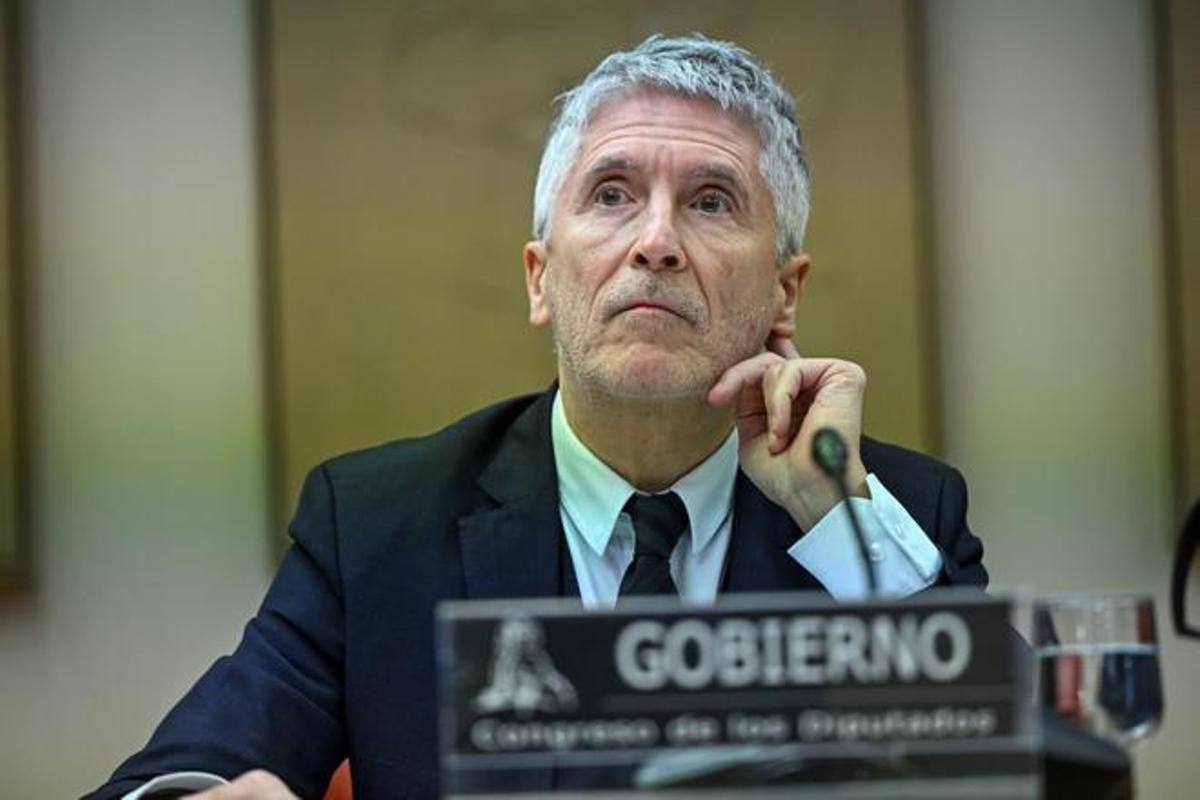 Marlaska, sobre las balizas V16: "No es ni sancionador ni recaudatorio"