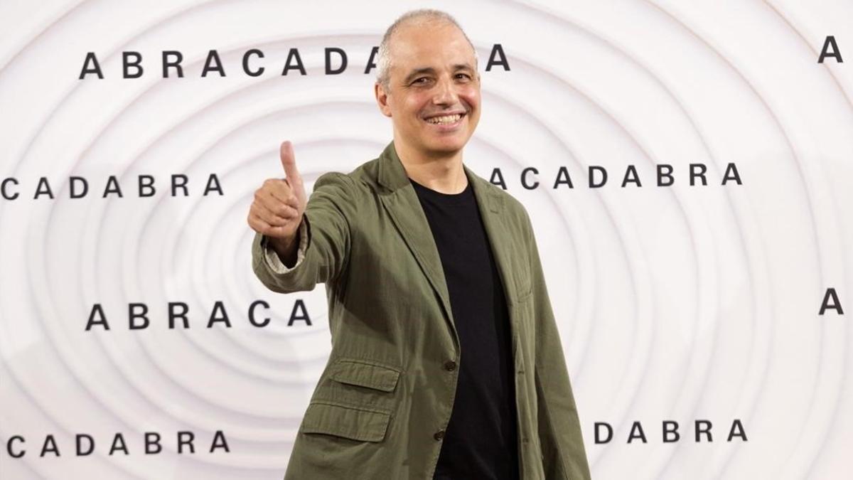 Pablo Berger, en la sala de fiestas Golden de Madrid, donde presentó 'Abracadabra'