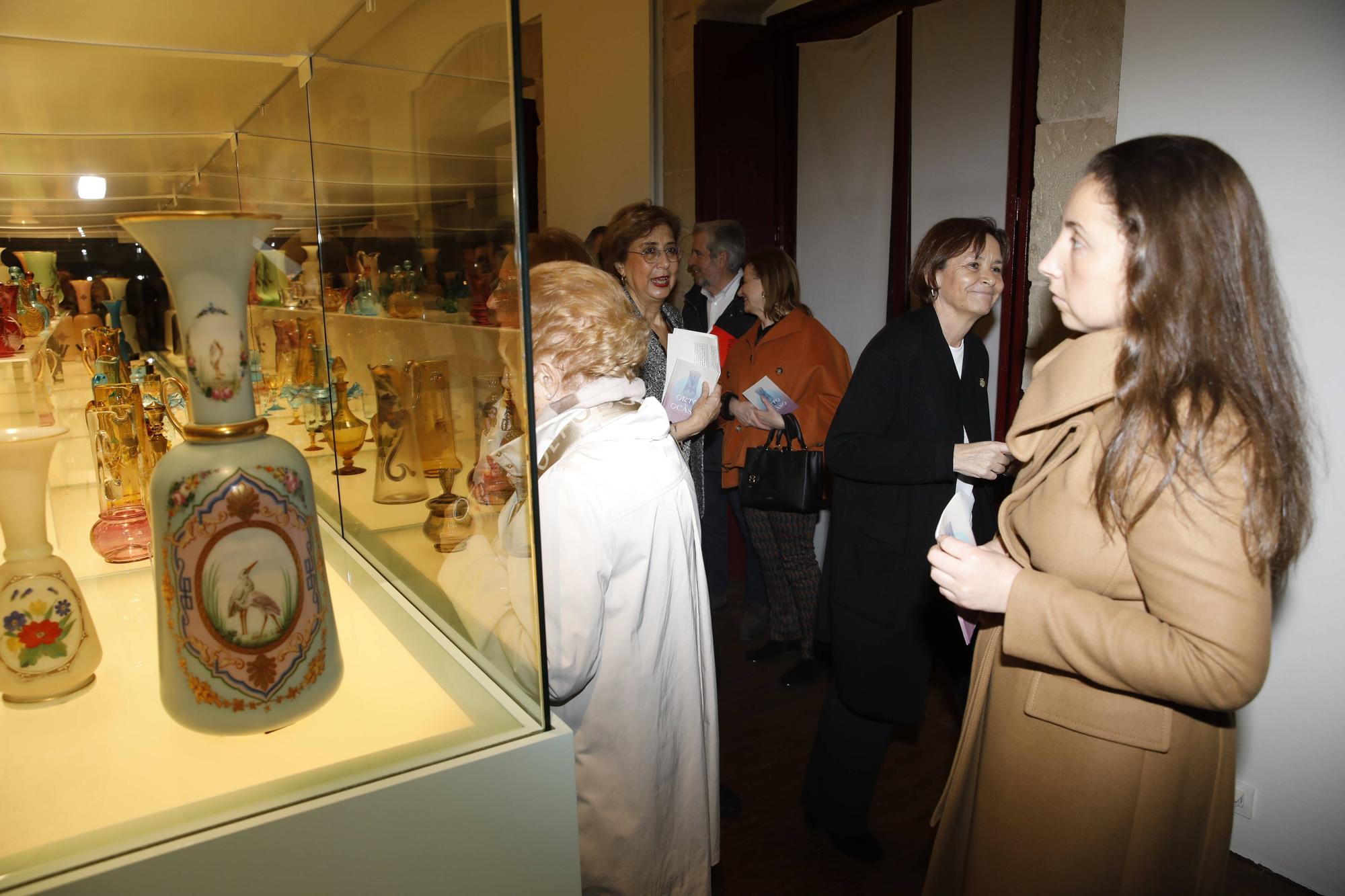 Inauguración de la exposición "Orto y Ocaso. Vidrio y loza en Gijón, siglos XVIII y XX" en el Palacio de Revillagigedo